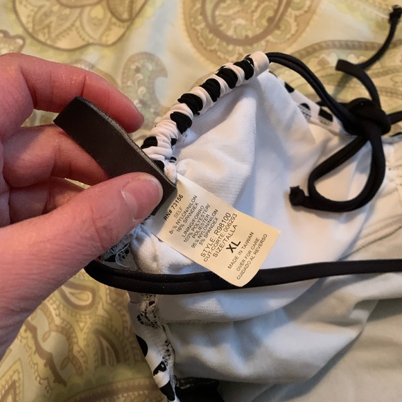 Kenneth Cole Black & White One Piece Swimsuit Size XL EUC - Picture 6 of 7